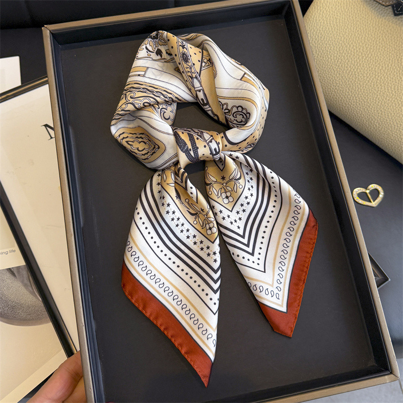 Yeni Bandana Tasarımcı Ipek Ka - Scarf Silk Square incelemesi ve fiyatı